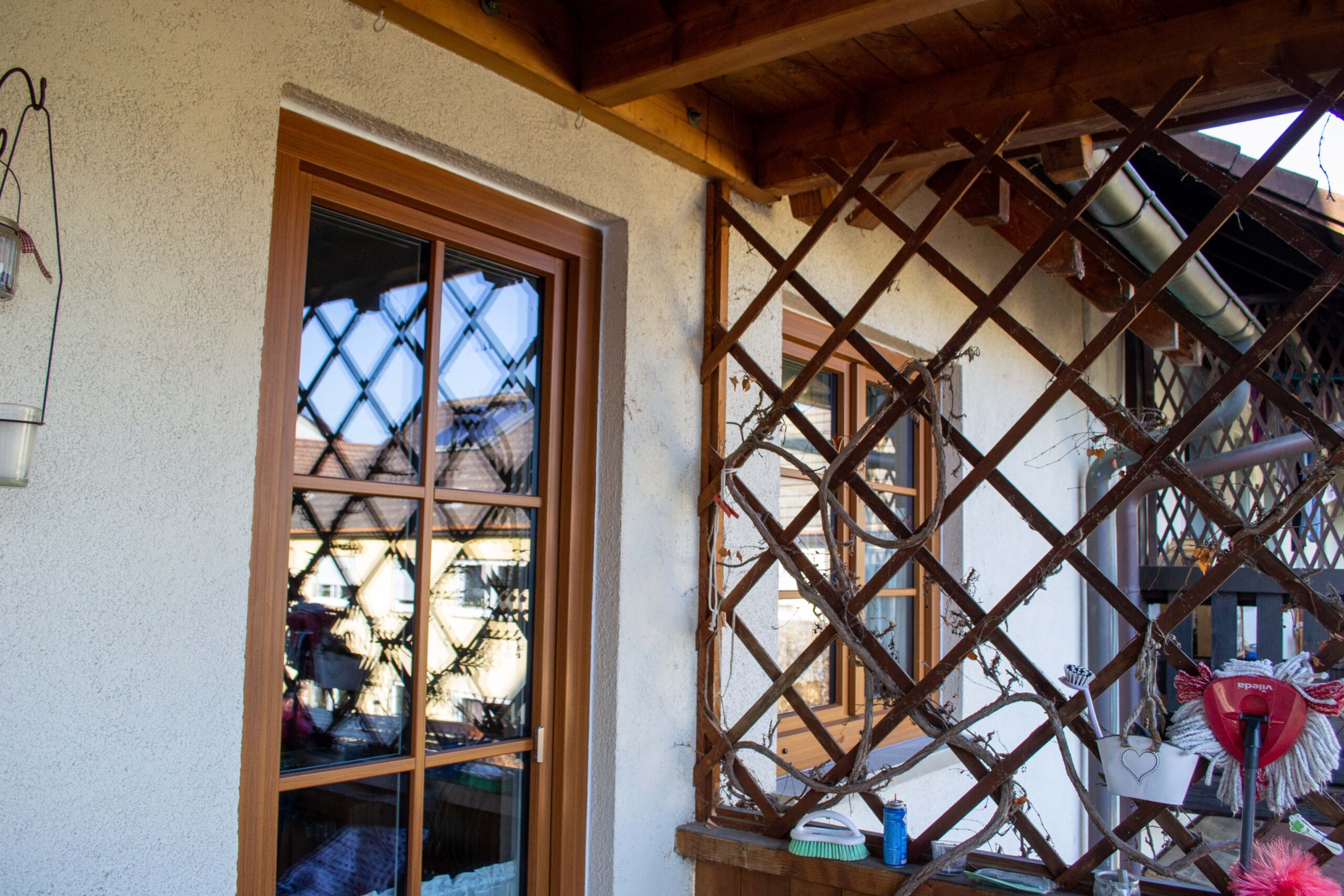 04 Kunststoffalufenster Ansicht Aussen Keineklapplaeden Wue Scaled