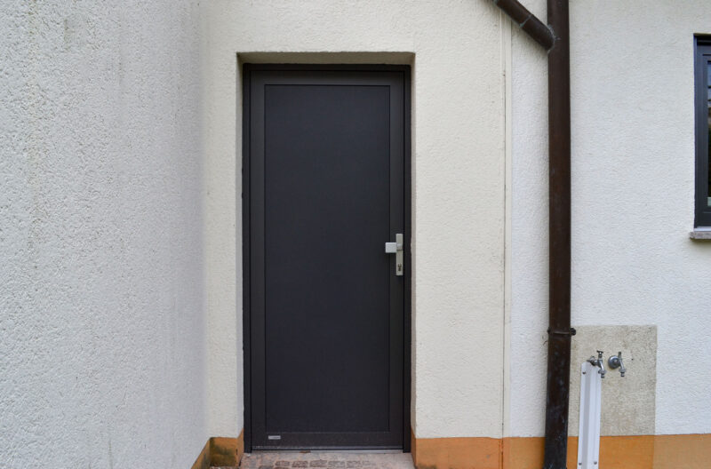 Nebeneingangstüren