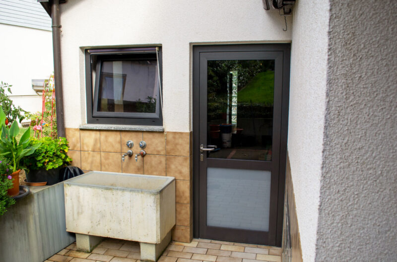 Nebeneingangstür